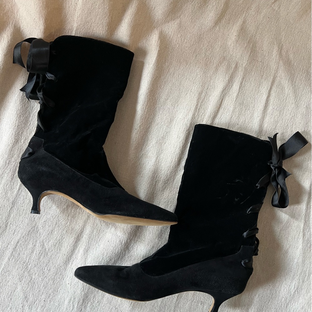 ❌SOLD❌Manolo Blahnik 1990s Velvet with Silk Ribbon Pointed Toe Boots